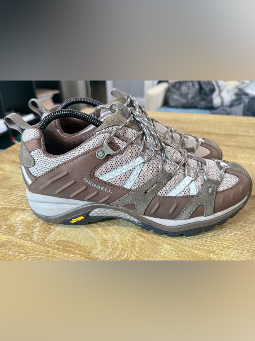 Woman’s Merrell Siren Sport Hiking Shoes size 10 in Brown/Olive